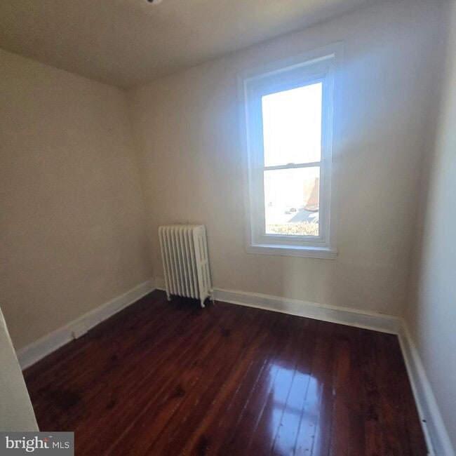 Photo - 1523 Ruan St