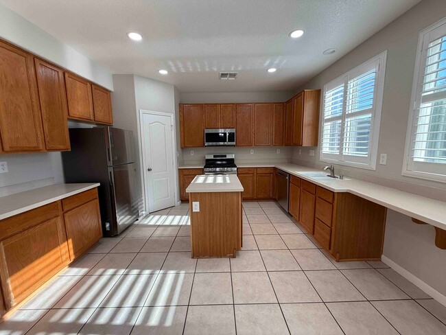 Photo - Great 4 Bedroom with Pool