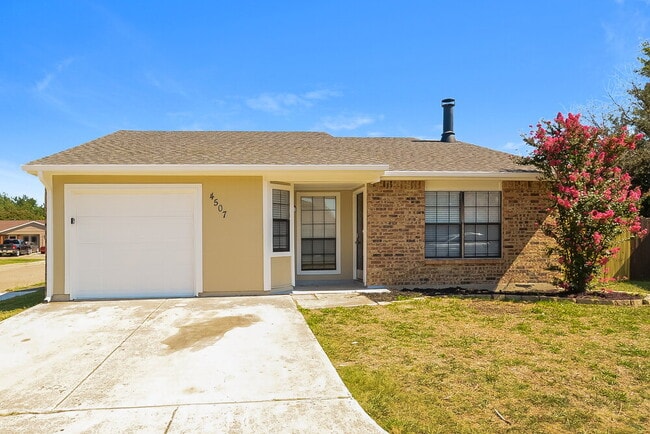 Building Photo - 4507 Nervin St Rental
