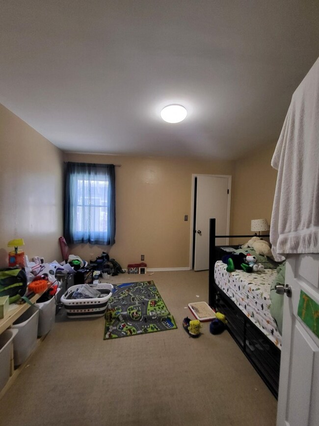 Photo - 311 W Burbank St