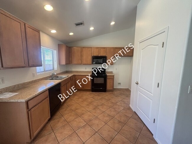 Photo - 270 E Shore Cliff Pl