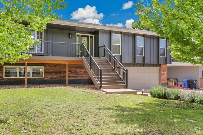 Building Photo - $2,700.00 - 4 Beds, 2 Baths, Single Family... Rental