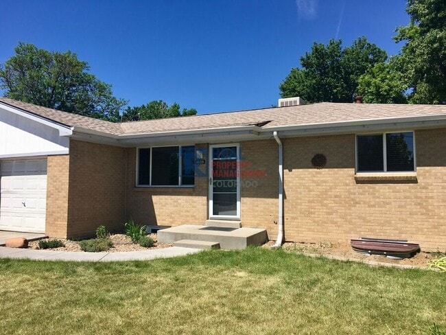 Photo - 4699 Garrison St