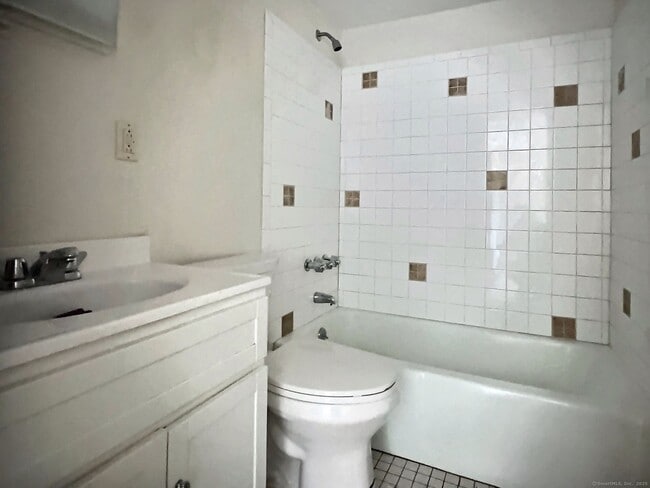 Photo - 340 Palisade Ave Unit B7