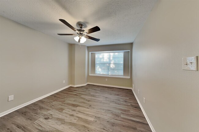 Photo - 15142 Red Cedar Cove Ln