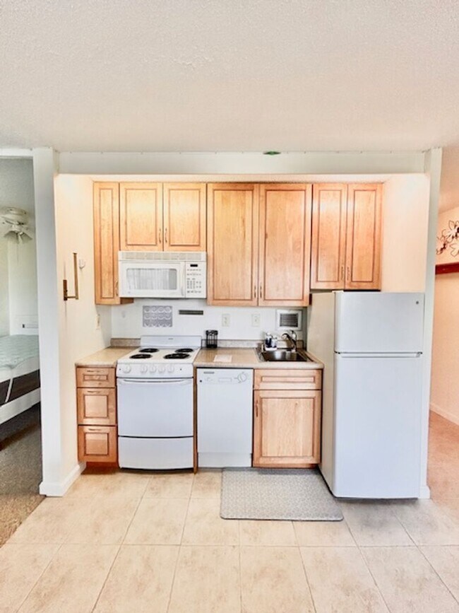 Photo - Convenient, beautiful, fully furnished and... Unit B332