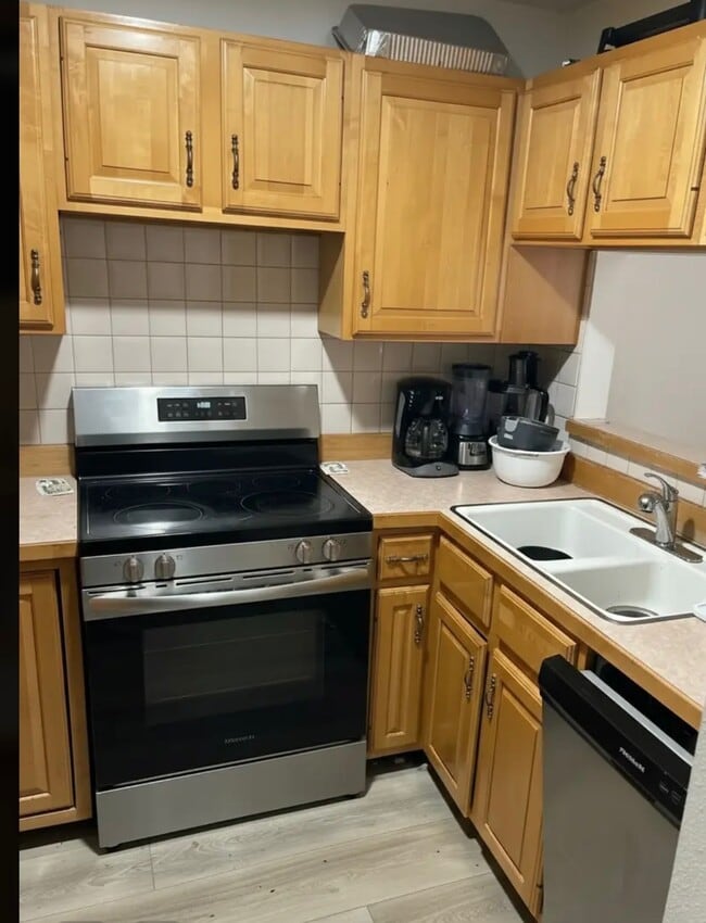 Photo - 1527 Blake Ave