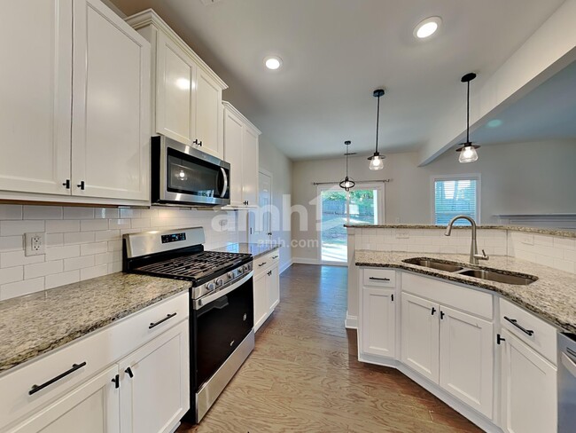 Photo - 102 White Ash Ln