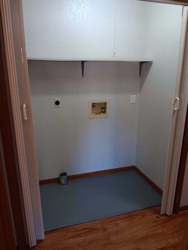 Photo - 850 Sq Ft, 2-bedroom, 1-Bath Apartment in 4-plex near 29th & Wannamaker. Unidad B