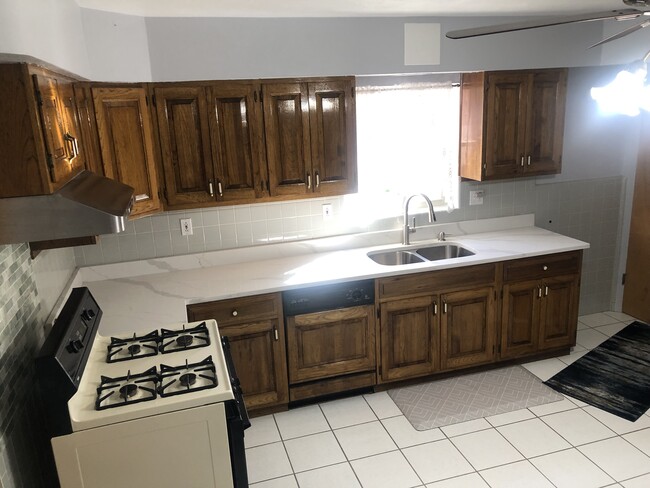 Photo - 3700 January Ave