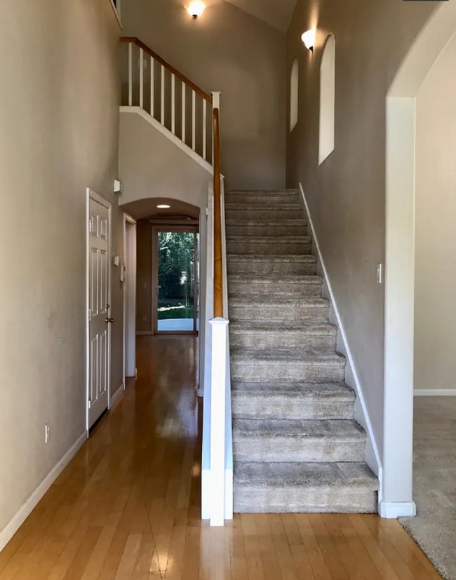 Photo - Close to ACE train, parks and school