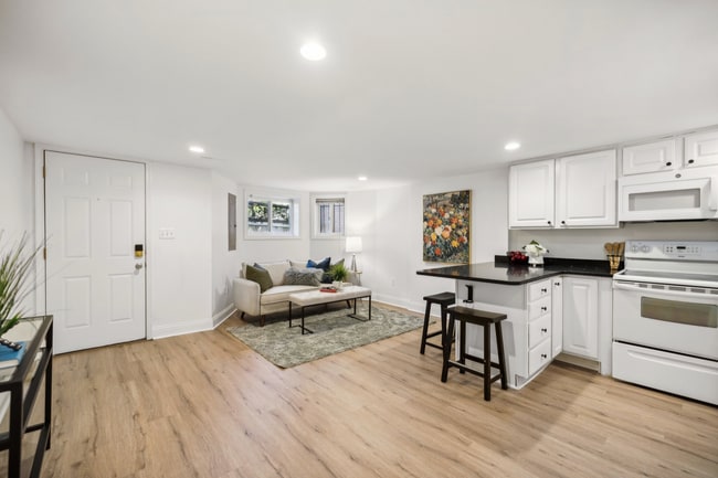 Building Photo - 34 T St NW Unit #B
