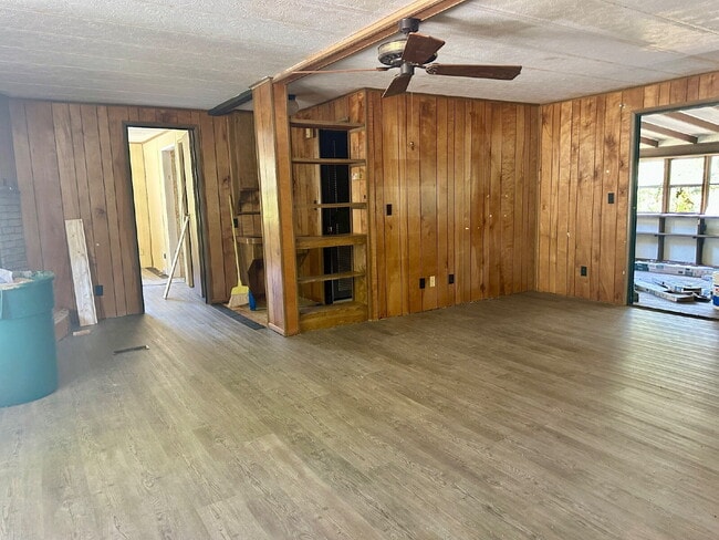 Photo - 266 Dartmoor Dr