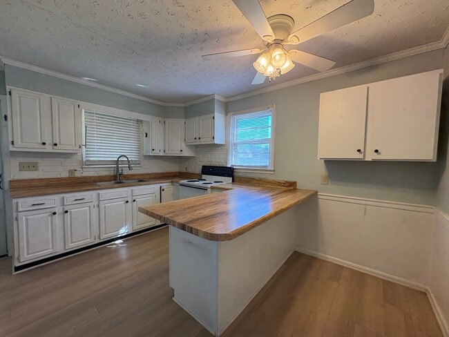 Photo - 2 Bedroom, 1 Bathroom House in High Point!