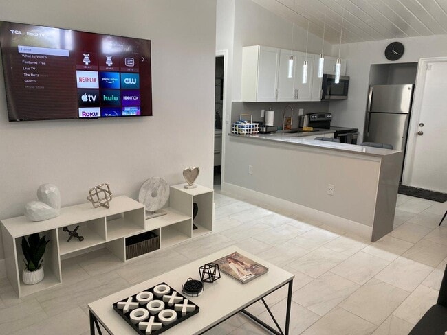 Photo - 462 Hastings St