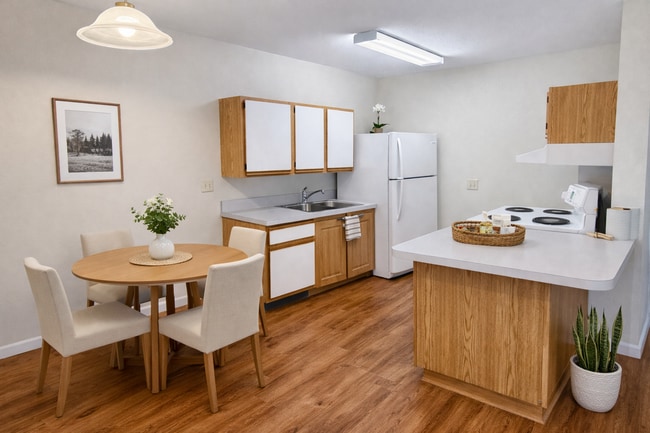 Photo - 1728 W Market St