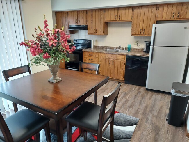 Photo - 1303 Christopher Cir Unit #5
