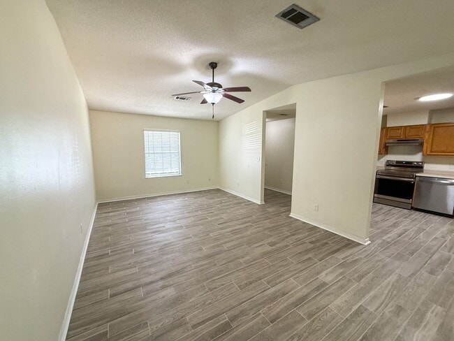 Photo - 1035 Peakview Dr