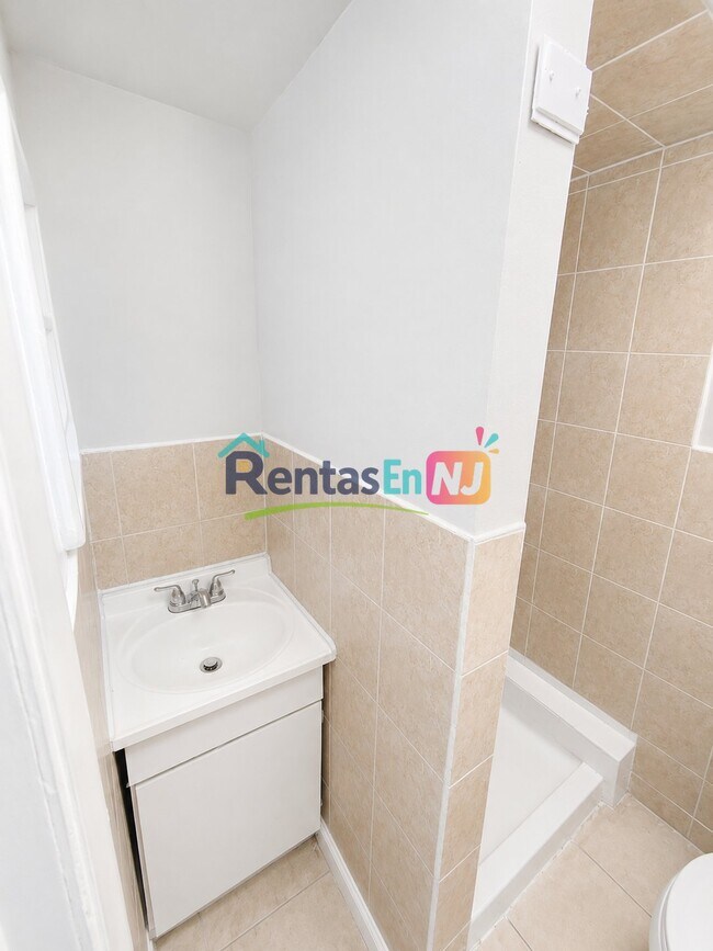 Photo - 331 E Jersey St Unit 3C
