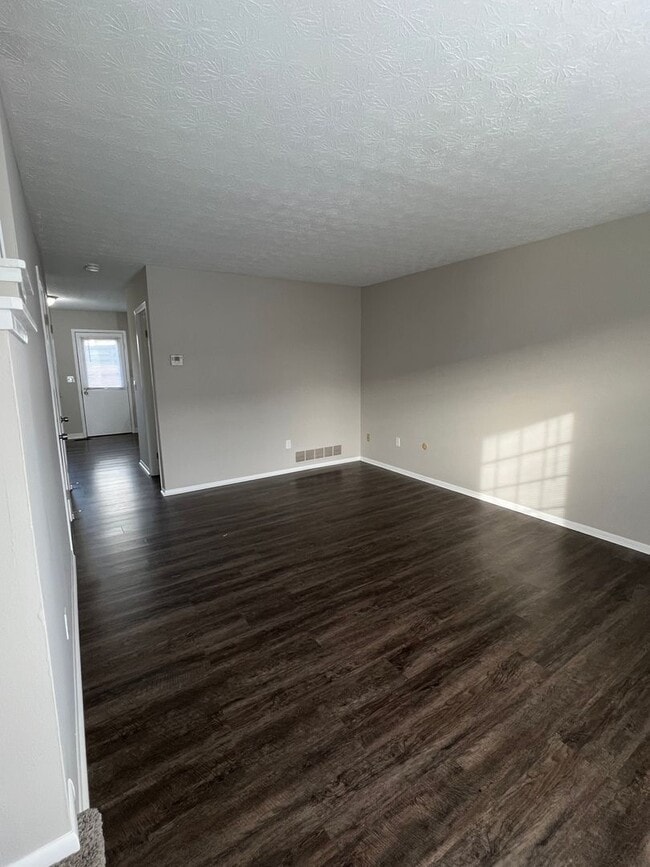 Photo - *RENT SPECIAL* Updated 2 Bedroom 1.5 Bathr...