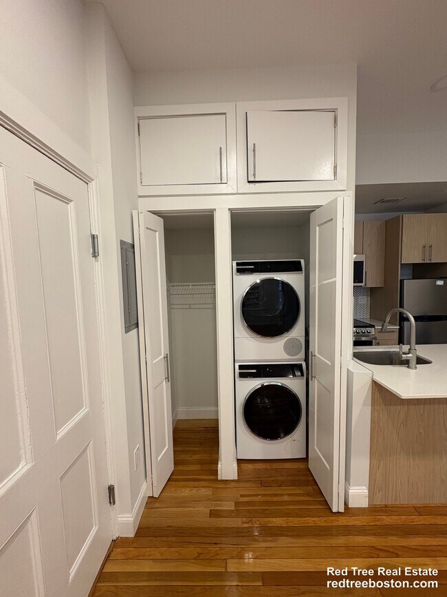 2 Joy St Unit 2