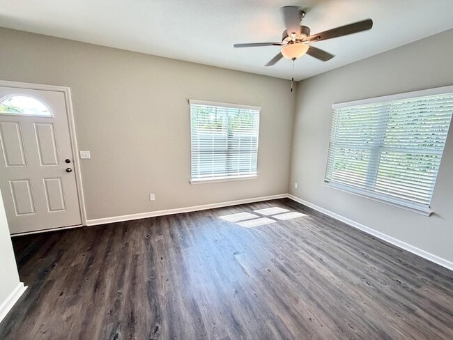 Photo - 1974 Midyette Rd Unit 711