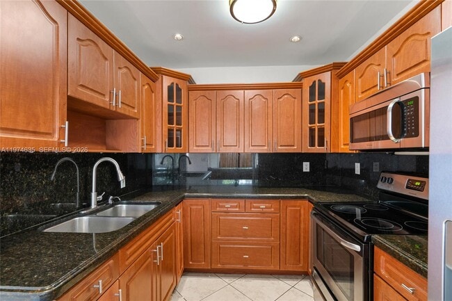 Photo - 1381 W 63rd St