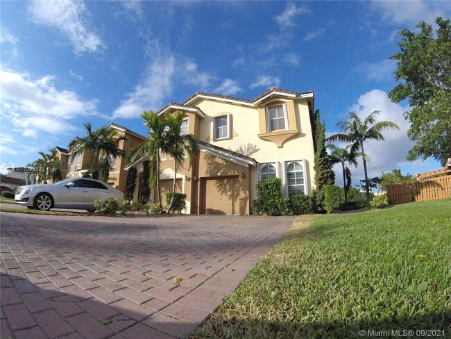 Photo - 990 NW 99th Ct