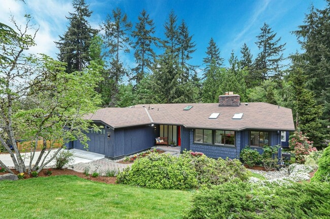 Building Photo - 5bd/2.5ba Bellevue Home