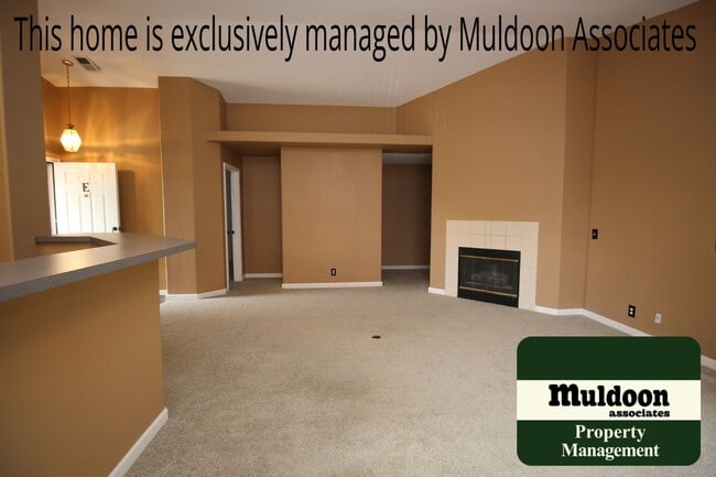 Photo - Strawberry Field gated community condo wit... Unidad E