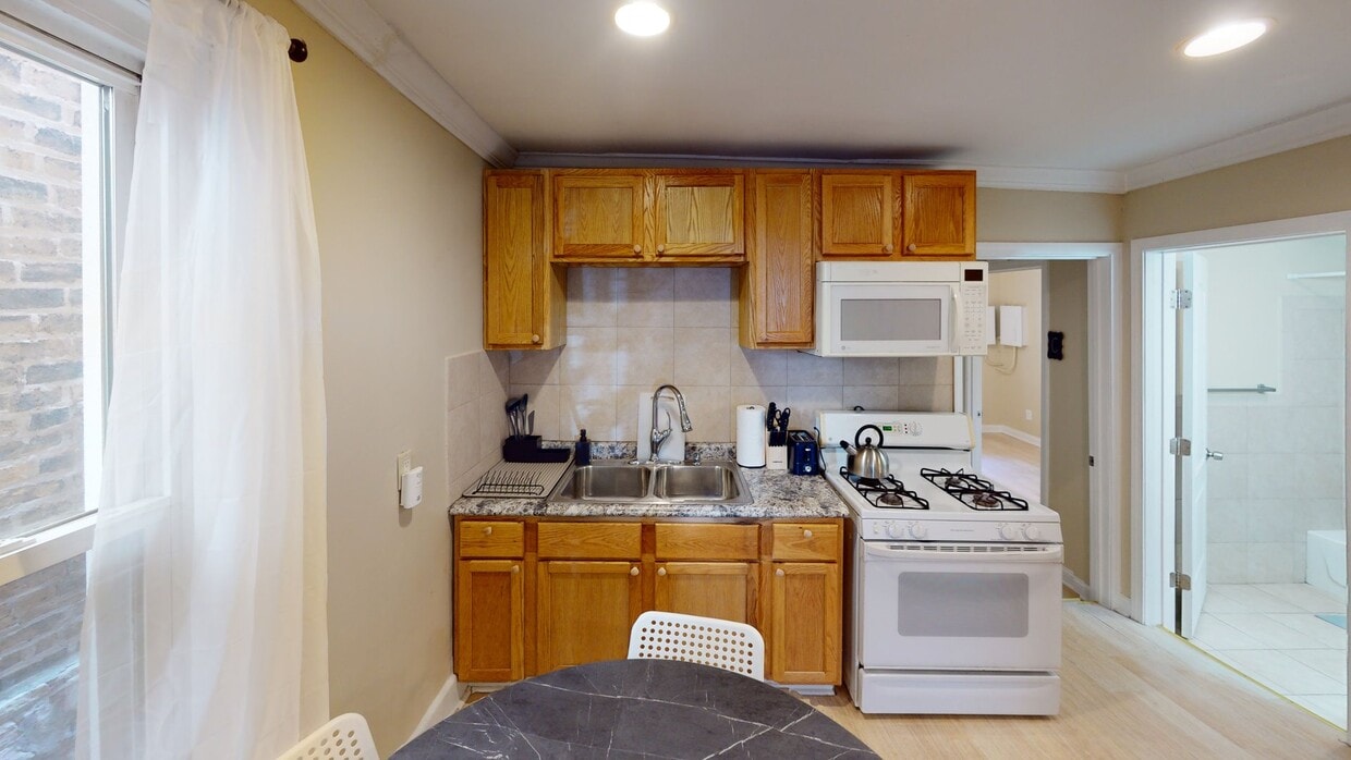Photo - Private bedroom in 3 bed/1 bath Home