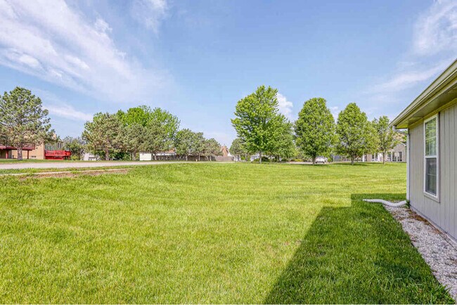 Photo - 232 SW Chartwell Cir