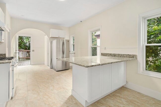 Photo - 86 Elm St Unit 2