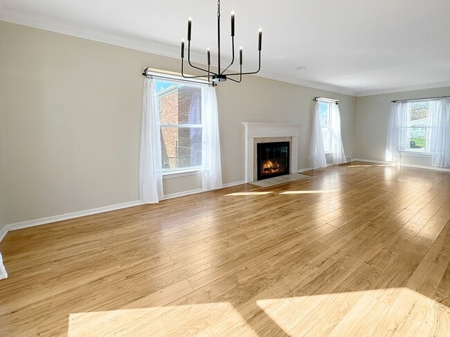 Photo - 4453 Newberry St