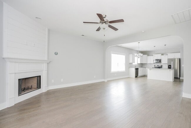 Photo - 4112 Stark St