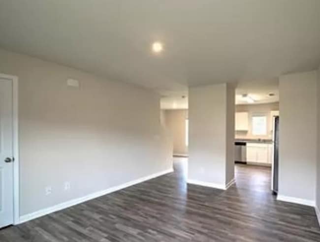 Photo - 219 Long Grove Ln