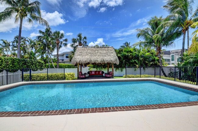 Photo - 455 NE 14th St