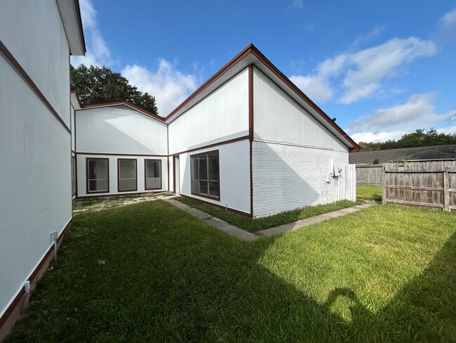 11311 Angelique Dr