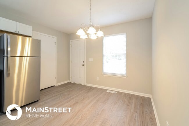 Photo - 1003 Oak Blvd