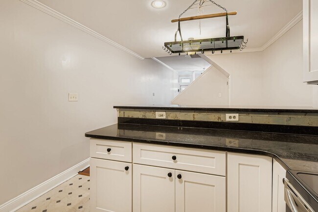 Photo - 2535 N Howard St