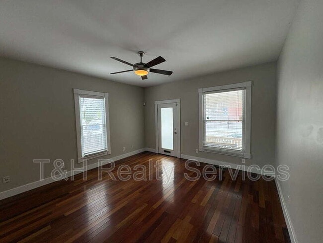 Photo - 1820 E 12th St