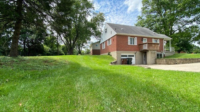 4185 Crystal View Ct