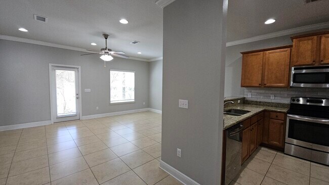 Photo - 20 E Shady Oaks Ln