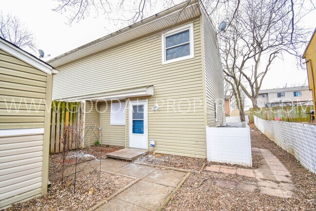 Get half off your first month’s rent when ... - Get half off your first month’s rent when ... Townhome