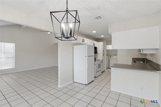 Photo - 115 Crest Dr