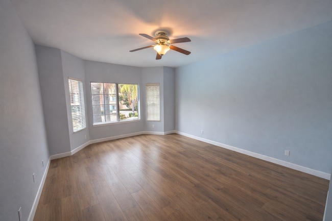 Bedroom#1 - 550 Camino de la Reina Unit 550