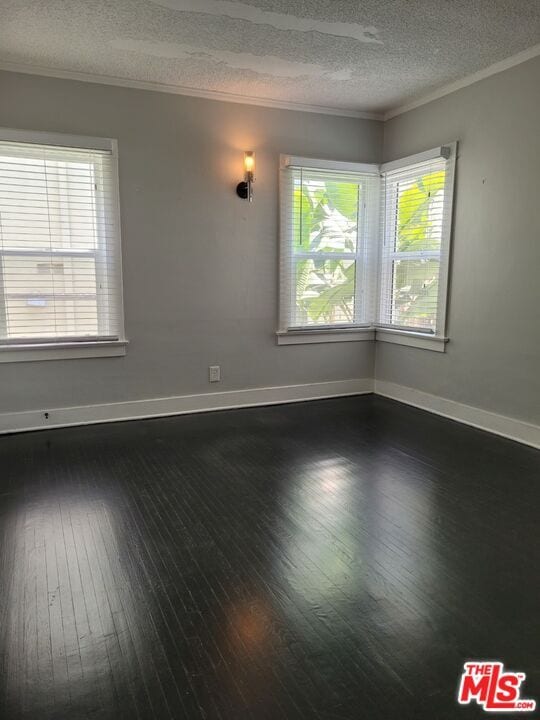 Photo - 5405 Russell Ave