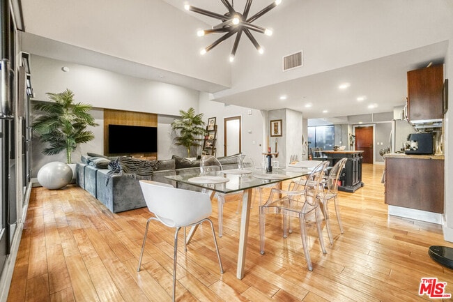 Photo - 460 S Spring St Unit 212