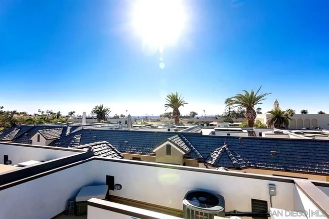 Photo - 718 Silver St