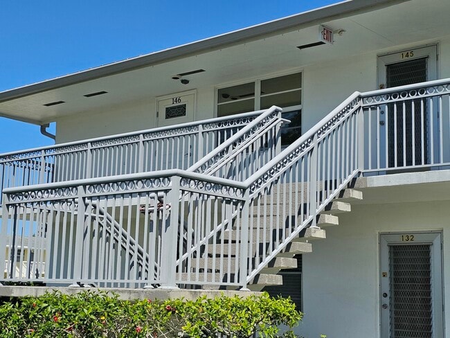 Photo - 145 Sheffield E